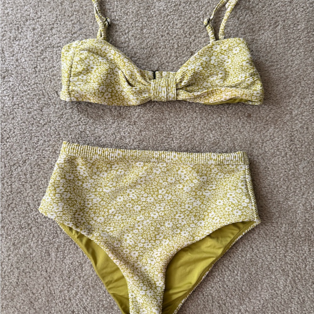 NWOT. Billabong Green Floral High-Waist Bikini